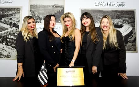 Botafogo-Mulher-foto-2-aspect-ratio-512-320