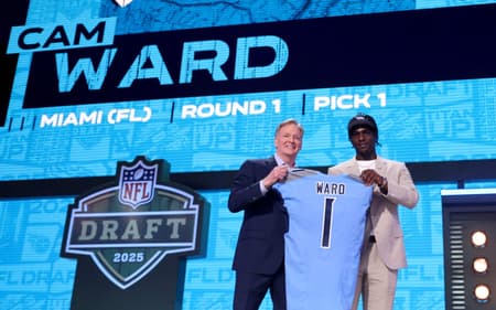 Cam-Ward-Tennessee-Titans-NFL-Draft-2025-scaled-aspect-ratio-512-320