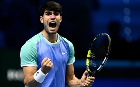 Carlos-Alcaraz-Tenis-ATP-Finals-1-scaled-aspect-ratio-512-320