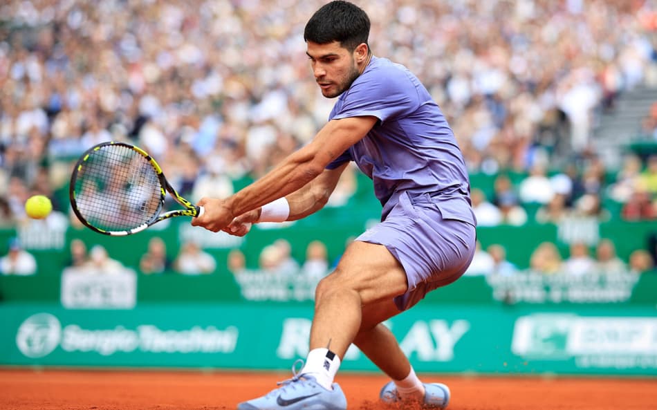 Carlos-Alcaraz-quartas-de-final-Monte-Carlo-scaled-aspect-ratio-512-320