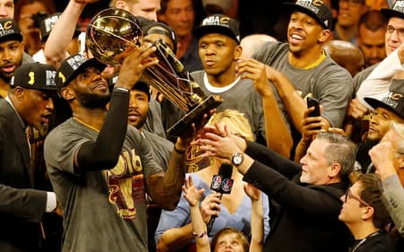 Cleveland-Cavaliers-LeBron-James-NBA-2016-scaled-aspect-ratio-512-320