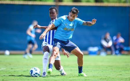 Cristaldo-jogo-treino-Gremio-x-Azuriz-aspect-ratio-512-320