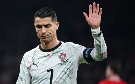 Cristiano-Ronaldo-teve-atuacao-apagada-por-Portugal-contra-a-Dinamarca-pela-Liga-das-Nacoes-scaled-aspect-ratio-512-320