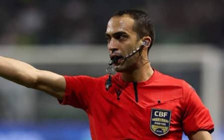 Davi-de-Oliveira-Lacerda-arbitro-de-Corinthians-3-x-1-Vasco-aspect-ratio-512-320