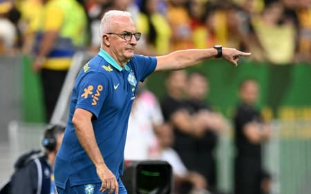 Dorival-Junior-Brasil-Colombia-scaled-aspect-ratio-512-320