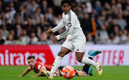 Endrick-em-acao-pelo-Real-Madrid-diante-do-Athletic-Bilbao-pela-La-Liga-scaled-aspect-ratio-512-320