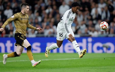 Endrick-finaliza-de-cavadinha-para-marcar-gol-pelo-Real-Madrid-sobre-a-Real-Sociedad-na-Copa-do-Rei-scaled-aspect-ratio-512-320