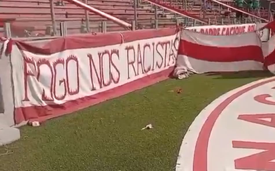 Após determinação da CBF, Internacional retira faixa