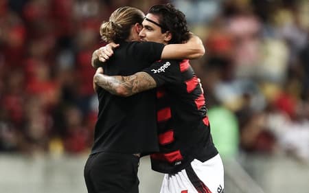 Filipe-Luis-Pedro-Flamengo-aspect-ratio-512-320