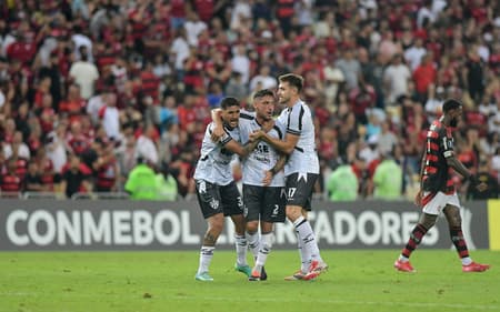 Flamengo-Central-Cordoba-scaled-aspect-ratio-512-320