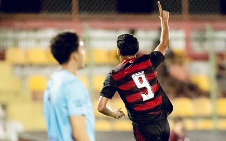 Flamengo-Fluminense-sub-20-aspect-ratio-512-320