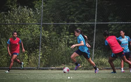 Flavia_Mota_Flamengo-aspect-ratio-512-320