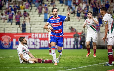 Fortaleza-x-Fluminense-3-scaled-aspect-ratio-512-320