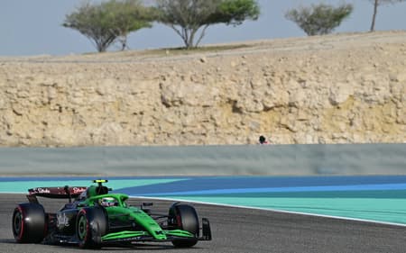 Gabriel-Bortoleto-Treino-GP-da-Arabia-Saudita-scaled-aspect-ratio-512-320