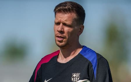 Goleiro-Szczesny-do-Barcelona-aspect-ratio-512-320