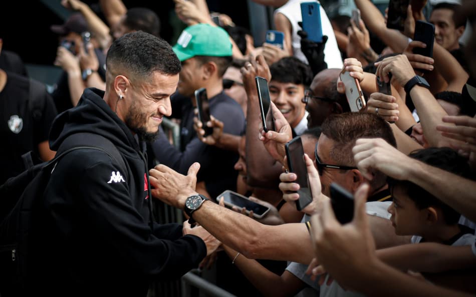 Com ausências, Vasco divulga lista de relacionados para enfrentar o Cruzeiro no Brasileirão