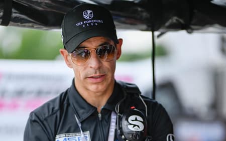 Helio-Castroneves-By_-Karl-Zemlin_Large_m101126-scaled-aspect-ratio-512-320