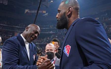 LeBron-James-Michael-Jordan-NBA-1-aspect-ratio-512-320