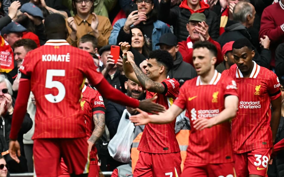 Luis-Diaz-comemora-gol-marcado-pelo-Liverpool-sobre-o-West-Ham-pela-Premier-League-scaled-aspect-ratio-512-320