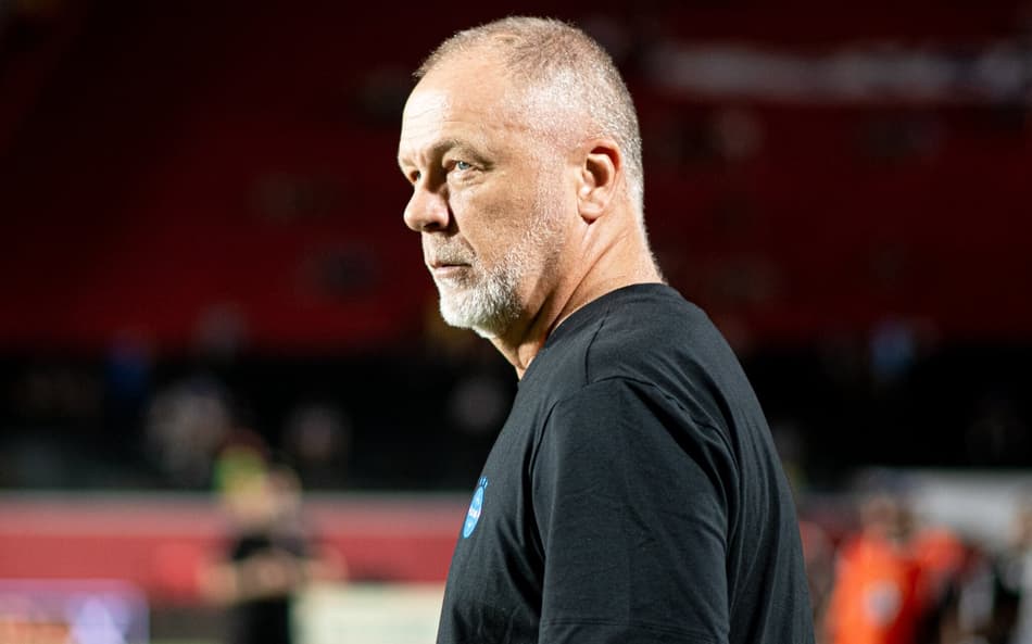 Mano vê evolução no Grêmio após empate com o Vitória: ‘passos importantes’