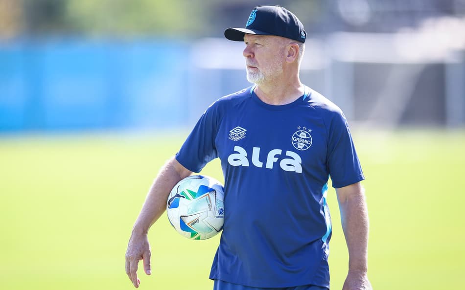 Primeiro Grêmio de Mano Menezes tem só duas mudanças — forçadas — em relação ao Gre-Nal