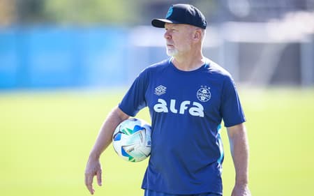 Mano-Menezes-treino-Gremio-2-aspect-ratio-512-320