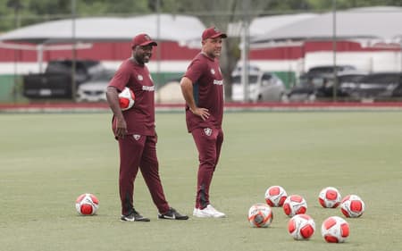 Marcao-observa-ultimo-treino-do-Fluminense-antes-de-enfrentar-Sampaio-Correa-pela-estreia-do-Campeonato-Carioca-scaled-aspect-ratio-512-320