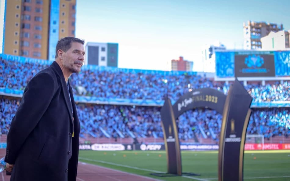 Rival do Palmeiras na Libertadores tem dono bilionário; veja fortuna