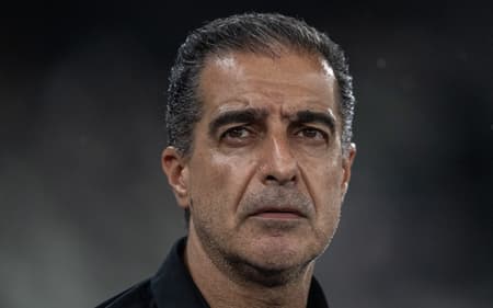 Renato-Paiva-Botafogo-4-scaled-aspect-ratio-512-320