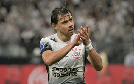 Romero-comemora-vitoria-em-Corinthians-x-Racing-scaled-aspect-ratio-512-320