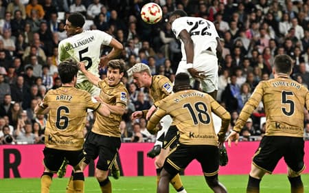 Rudiger-desvia-bola-ded-cabeca-e-marca-o-gol-da-classificacao-do-Real-Madrid-sobre-a-Real-Sociedad-pela-Copa-do-Rei-scaled-aspect-ratio-512-320