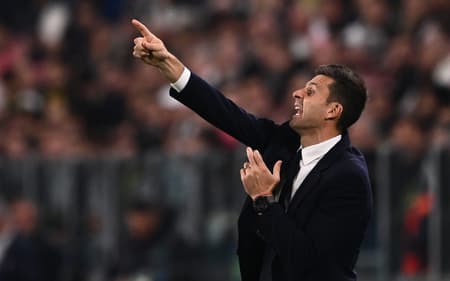 Thiago-Motta-em-Juventus-x-Stuttgart-pela-Champions-League-2-scaled-aspect-ratio-512-320