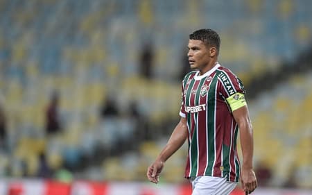 Thiago-Silva-Fluminense-x-Flamengo-scaled-aspect-ratio-512-320