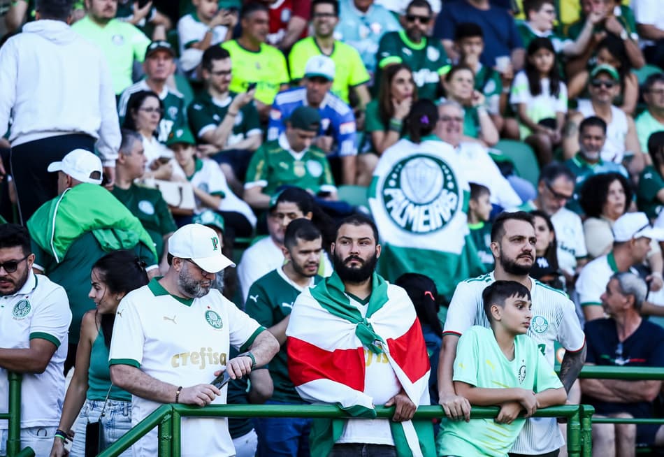 Quanto custa um ingresso para ver o Brasileirão? Veja raio-x de valores e média de público