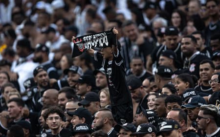 Torcida-do-Corinthians-aspect-ratio-512-320