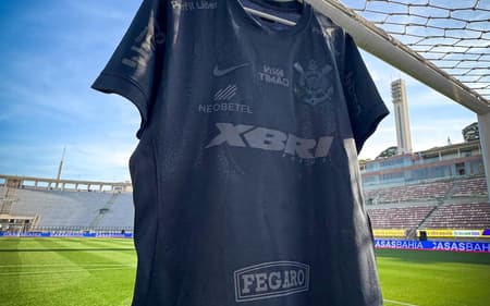 Uniforma-do-Corinthians-com-novos-patrocinadores-para-a-final-da-Copinha-scaled-aspect-ratio-512-320