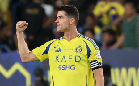 al-nassr-cristiano-ronaldo-scaled-e1744490209749-aspect-ratio-512-320