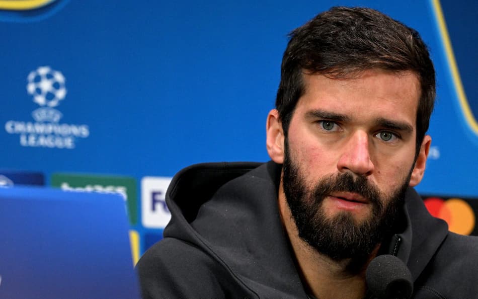Taffarel dá pista sobre futuro de Alisson no Liverpool