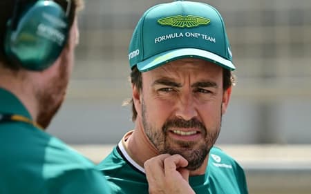 alonso-volante-afp-aspect-ratio-512-320