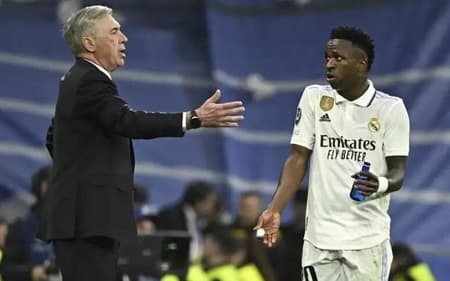 ancelotti_vini_jr_real_madrid-aspect-ratio-512-320