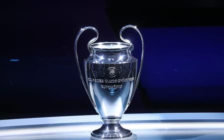 champions-league-trophy-aspect-ratio-512-320