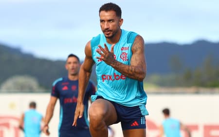 danilo-flamengo-scaled-e1744406923436-aspect-ratio-512-320