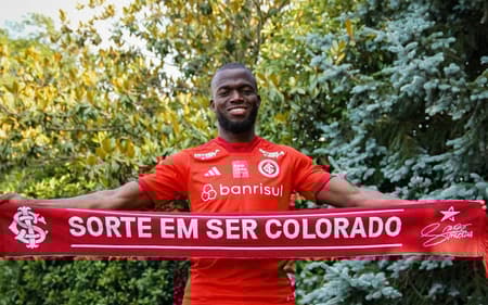 enner-valencia-internacional-futebol-latino-lance-aspect-ratio-512-320