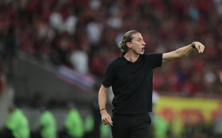 filipe-luis-flamengo-3-scaled-aspect-ratio-512-320