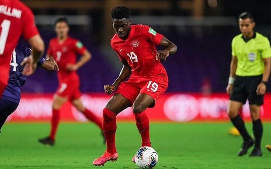 Bayern de Munique ameaça processar a Federação Canadense após lesão de Alphonso Davies