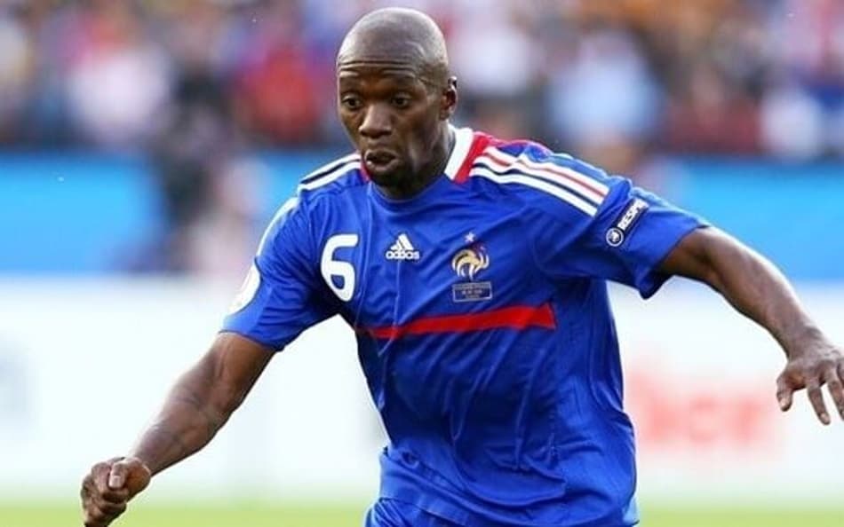 Por onde anda Claude Makélélé, ex-volante da França?