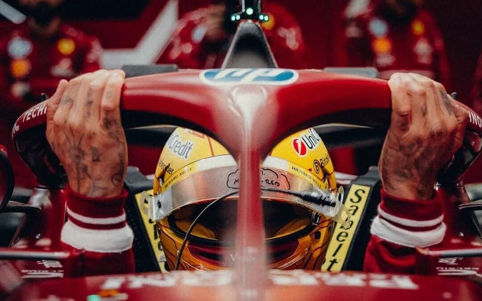 Cláusula pode explicar má fase de Hamilton na Ferrari, diz jornal britânico