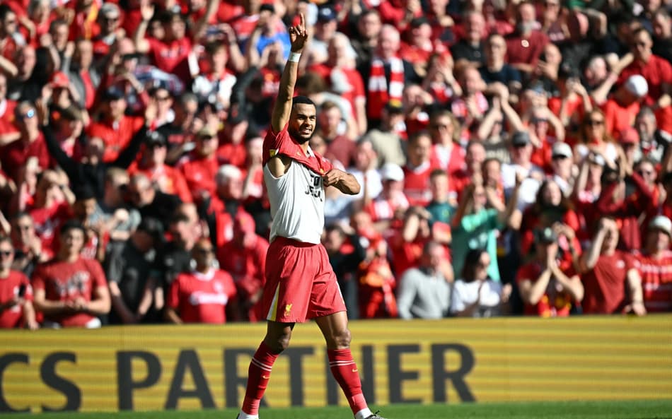 Jogador do Liverpool é comparado a Kaká após gol na Premier League