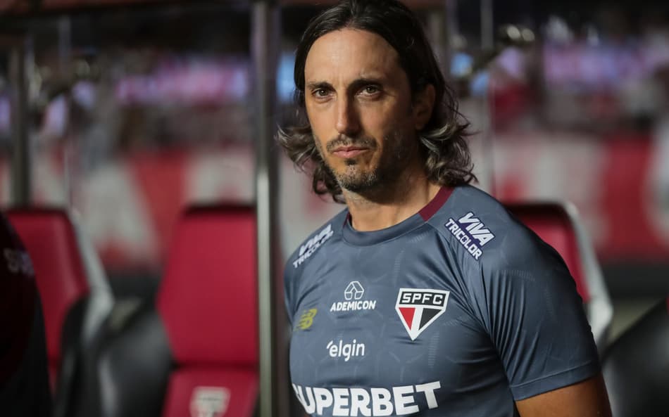Zubeldía concede entrevista coletiva após empate do São Paulo; veja na íntegra