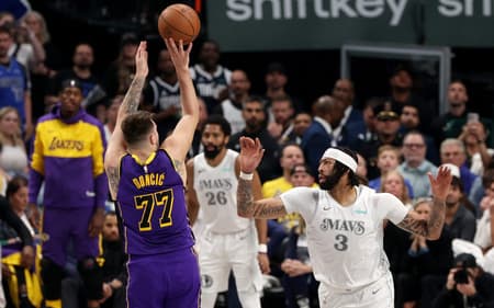 luka-doncic-lakers-mavericks-nba-scaled-aspect-ratio-512-320